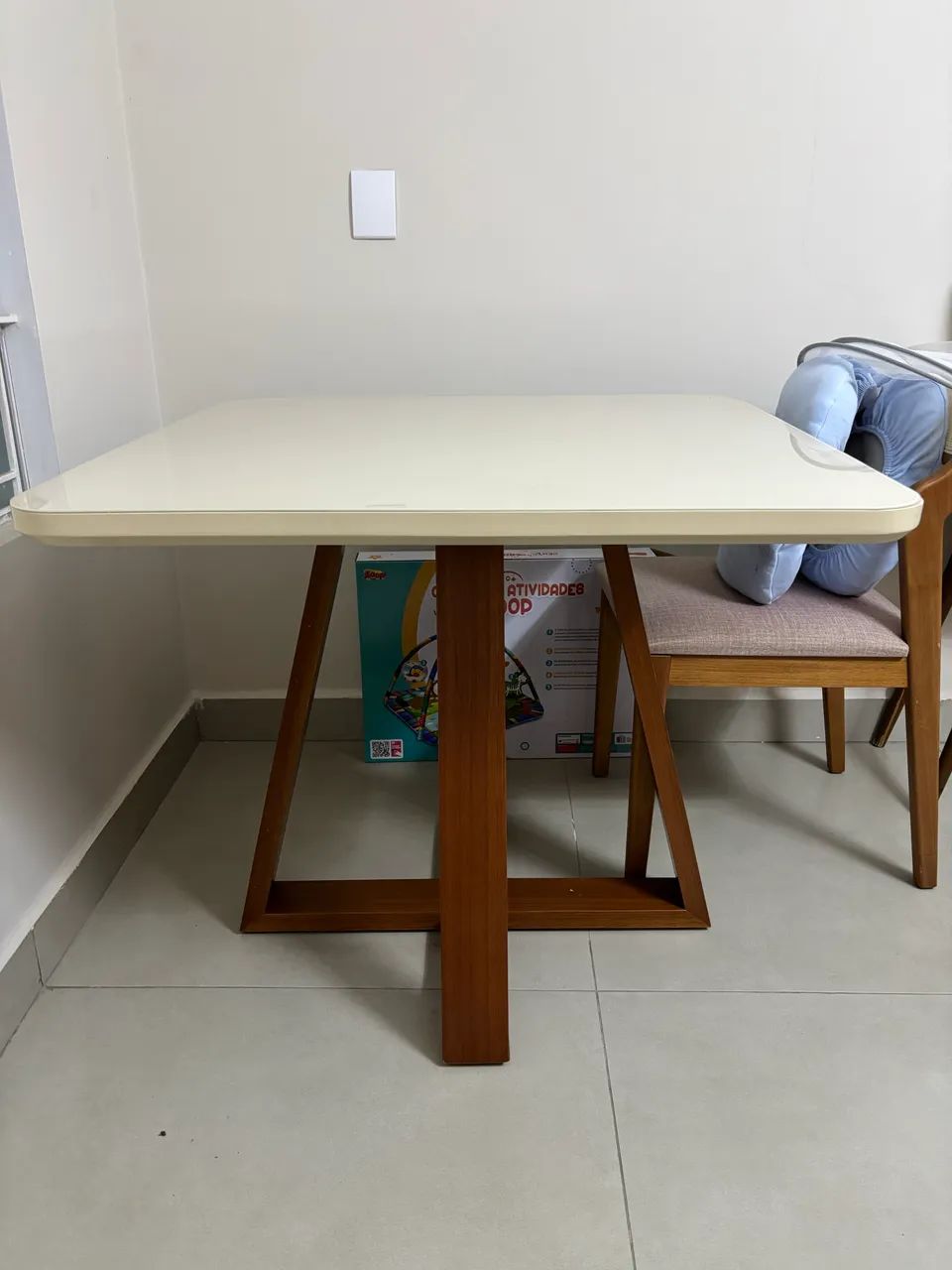 Vendo Mesa de Vidro - semi nova