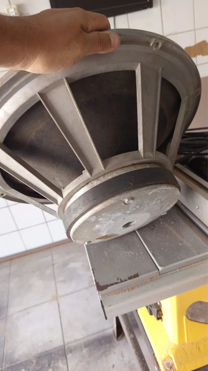 PAR DE AUTO FALANTES CERWIN VEGA 18POLEGADAS  - Foto 4
