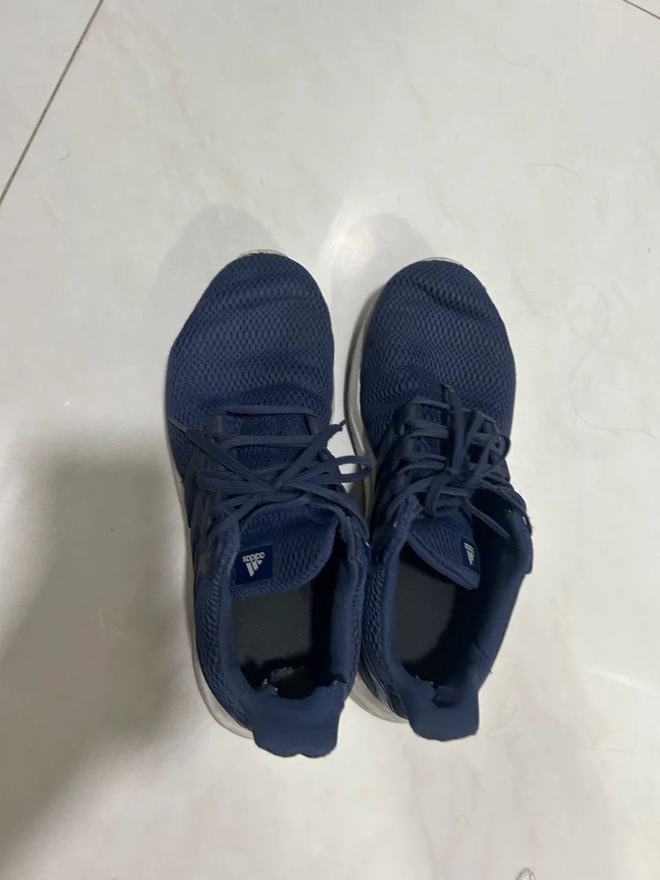 Tênis adidas