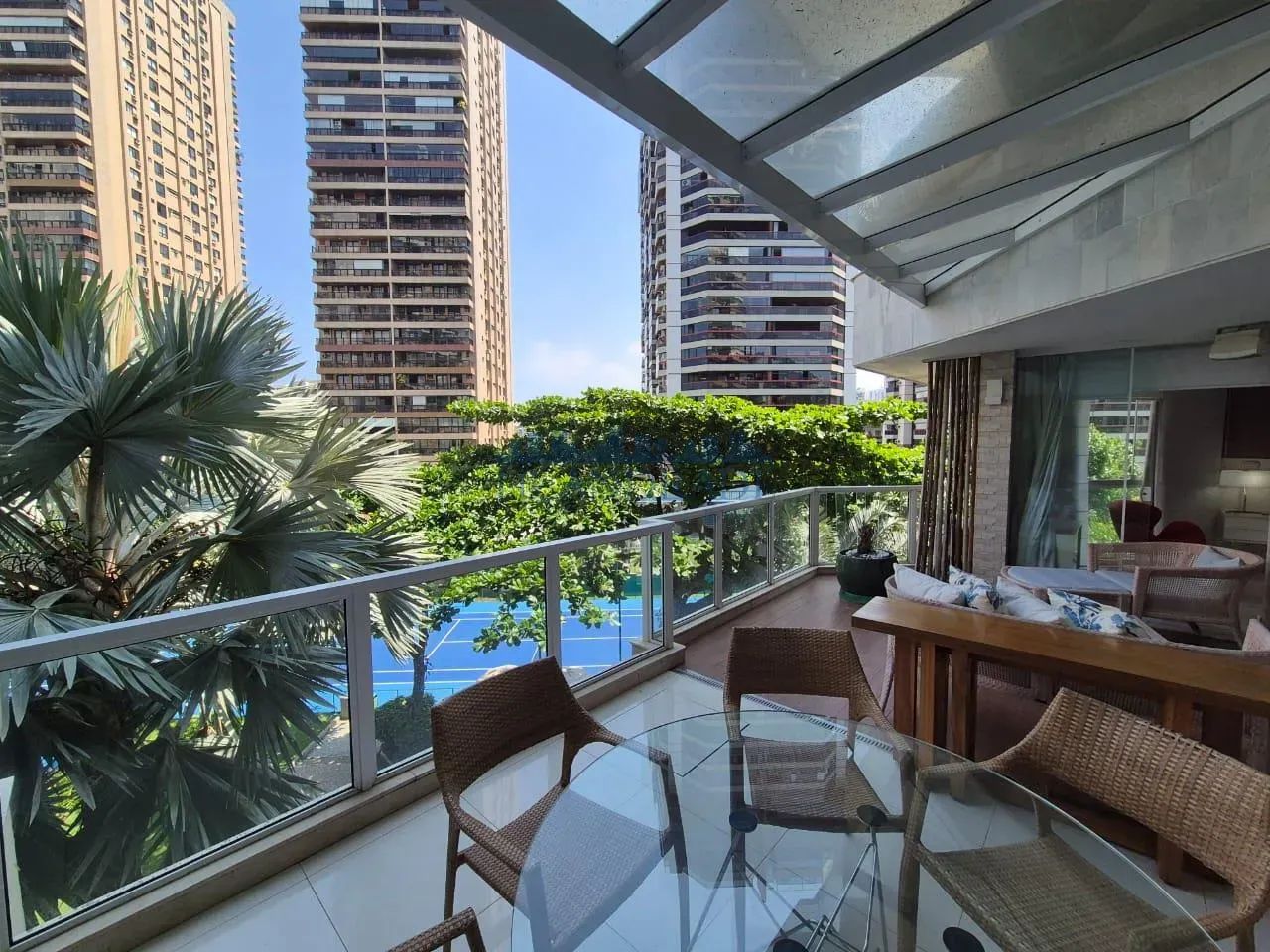 Atlântico Sul, andar baixo com 201m², porteira fechada, projetado por arquiteto, 3 quartos - Foto 4