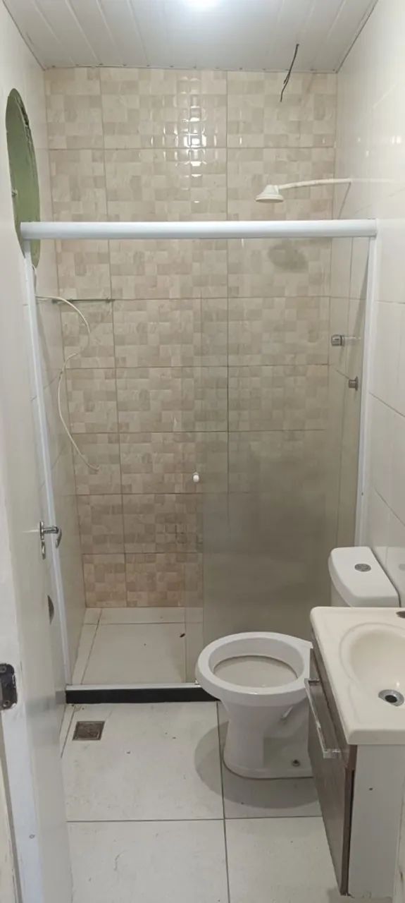 Aluga-se casa com 3 quartos 