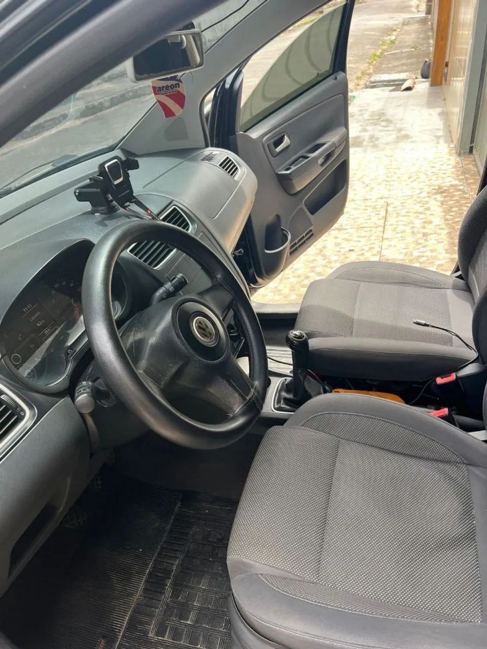 Volkswagen Fox 1.0 MI Total Flex 8V 5P 2011 - Foto 3