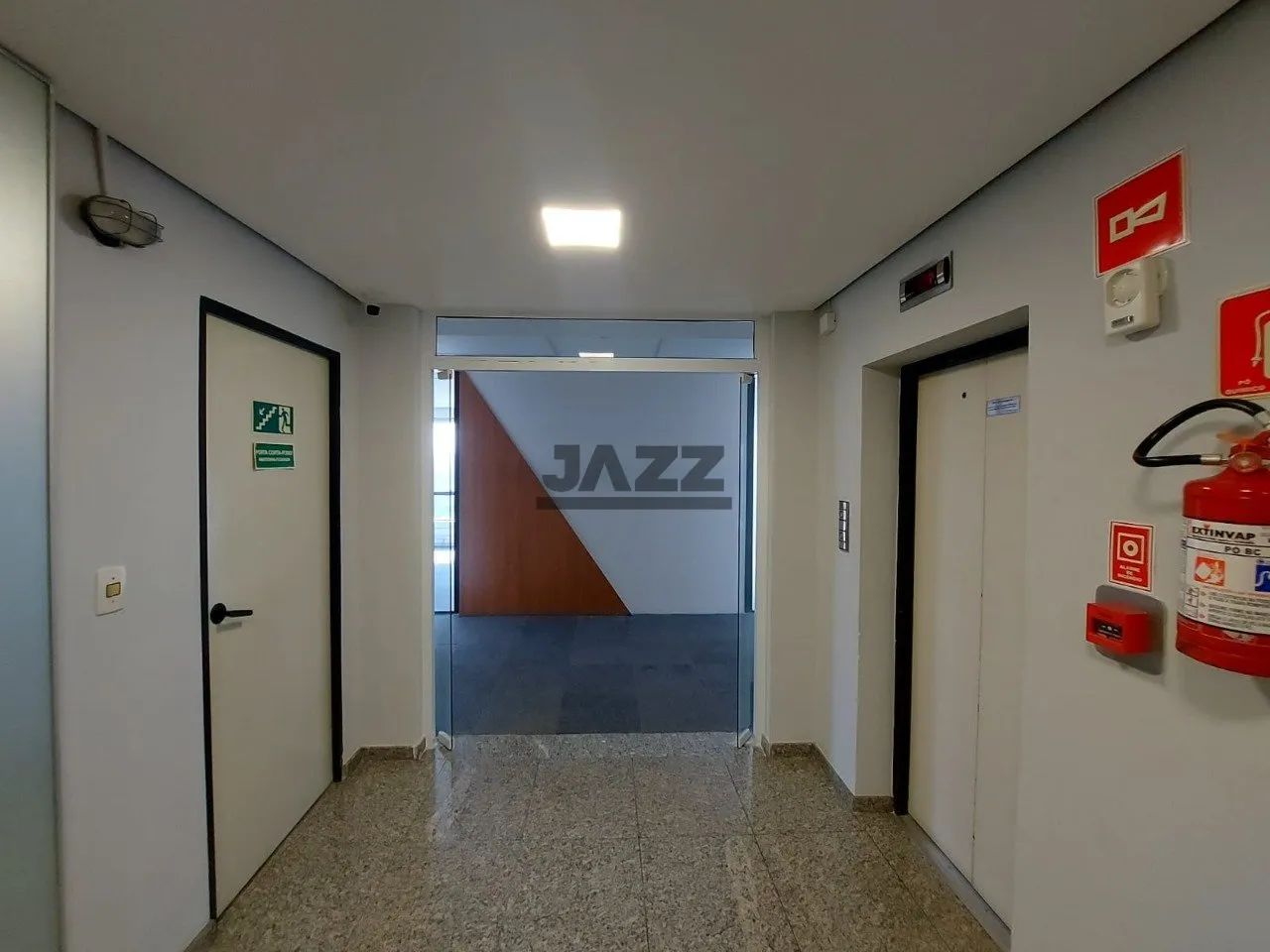 Sala Comercial de 190 m² no Edifício Crystal Center para Locação - Jardim São Dimas - Foto 3
