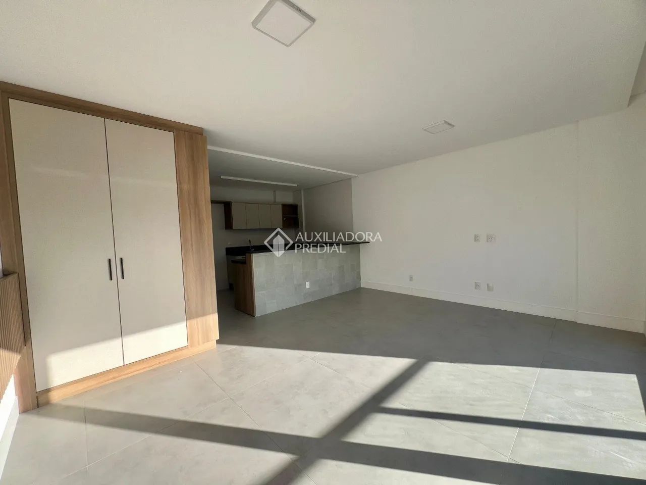 Studio moderno com garagem | Saco Grande - Foto 4