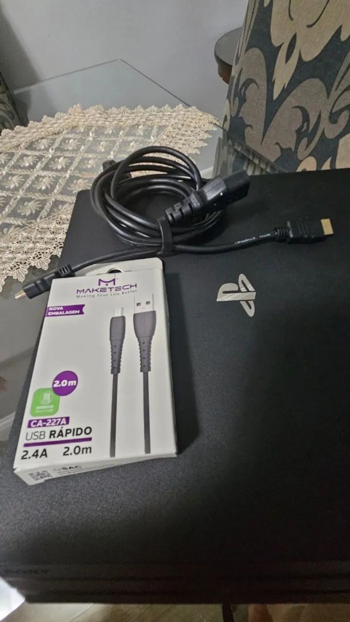 Sony PlayStation Pro 1TB Standard cor preto  - Foto 3