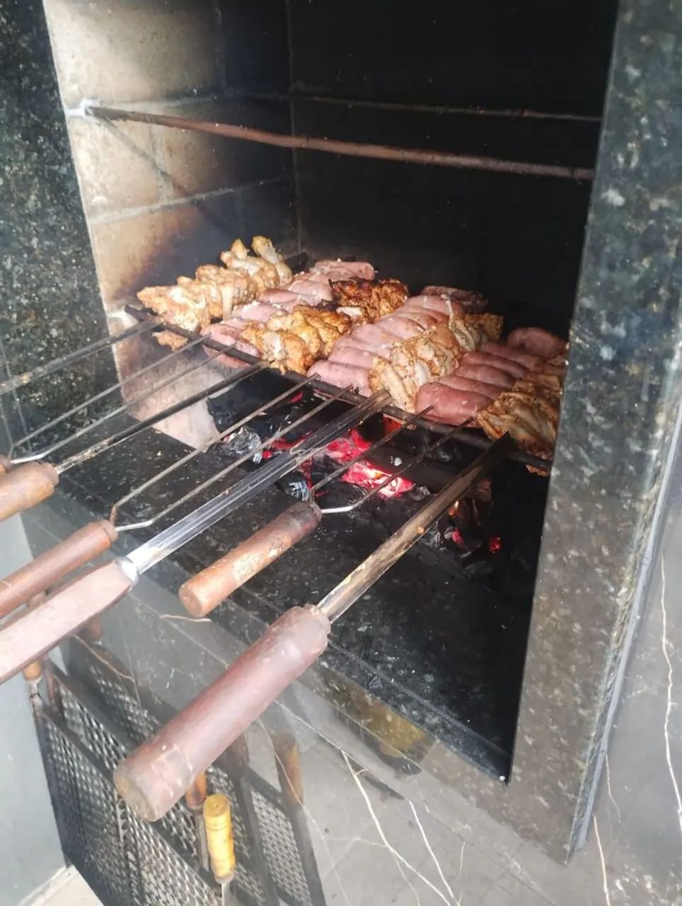 Churrasqueiros  - Foto 2