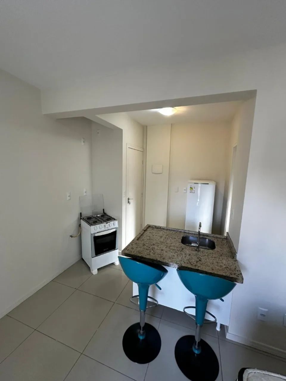 Studio para alugar com sacada na Carvoeira - Foto 4