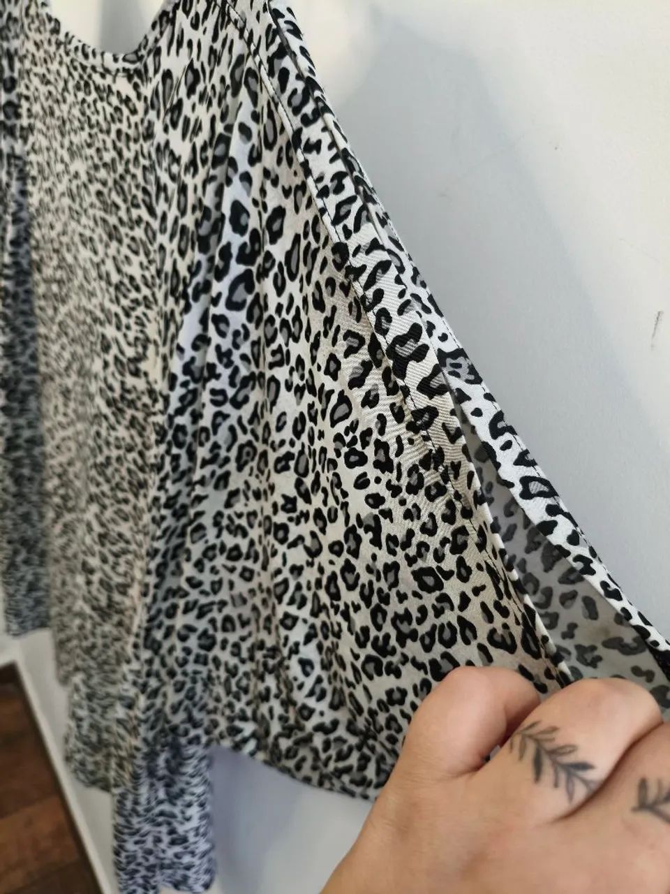 Blusa animal print preto e branco GG - Foto 2