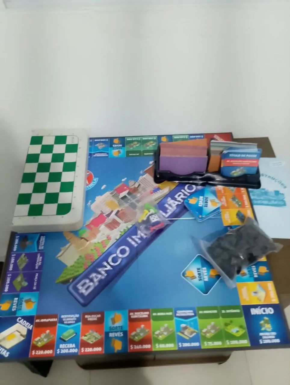 Banco imobiliário e xadrez 