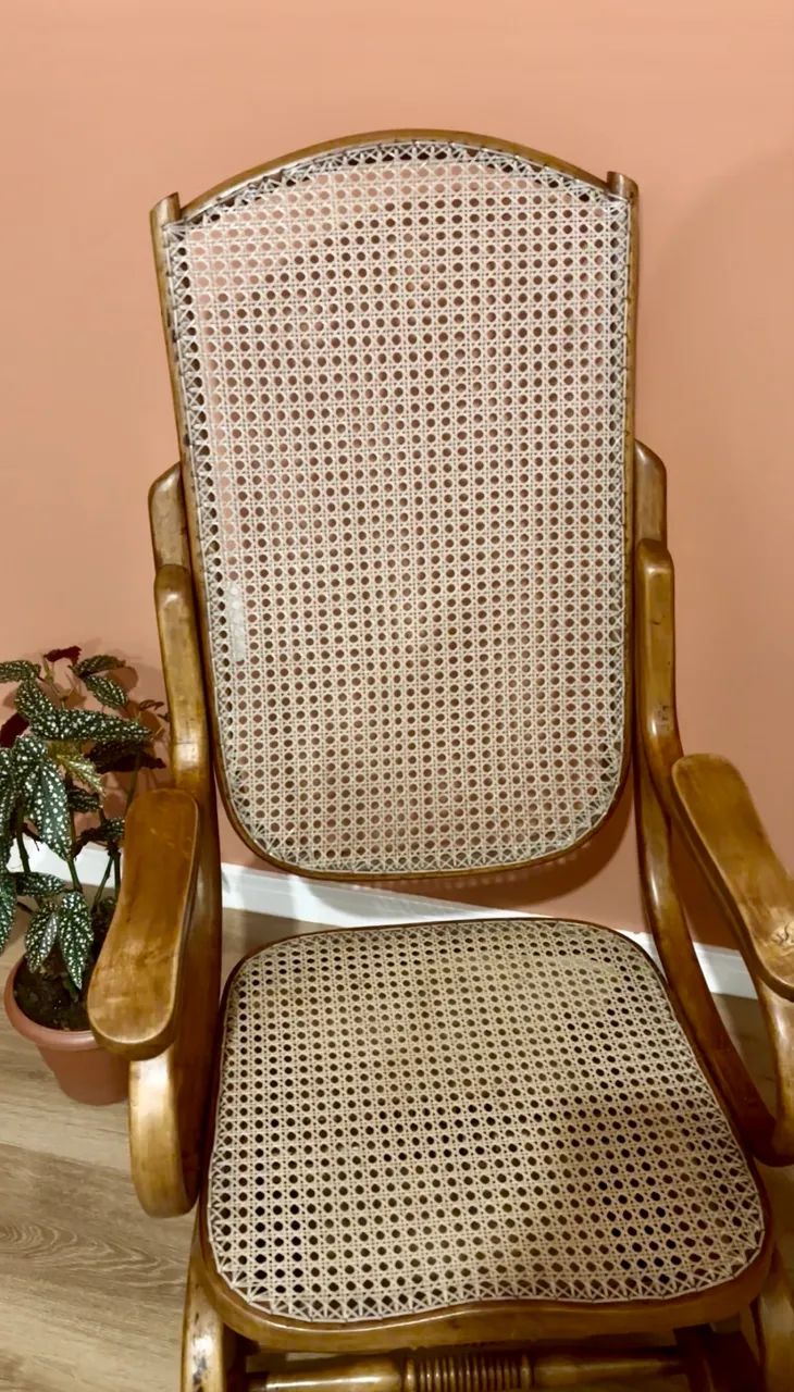Cadeira de balanço Austríaca tipo Thonet - Foto 4