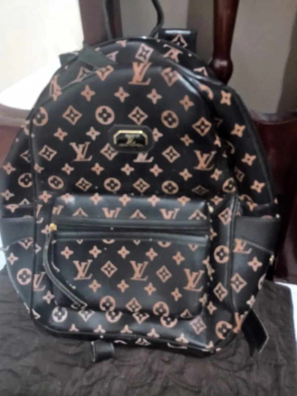 Mochila preta Louis Vuitton - Foto 2