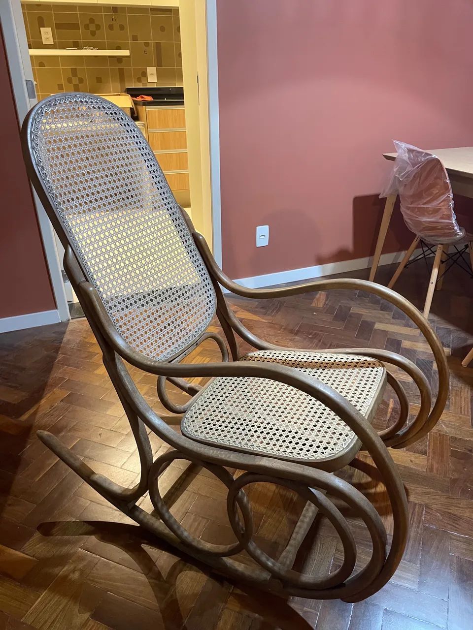 cadeira de balanço clássica Thonet - Foto 3