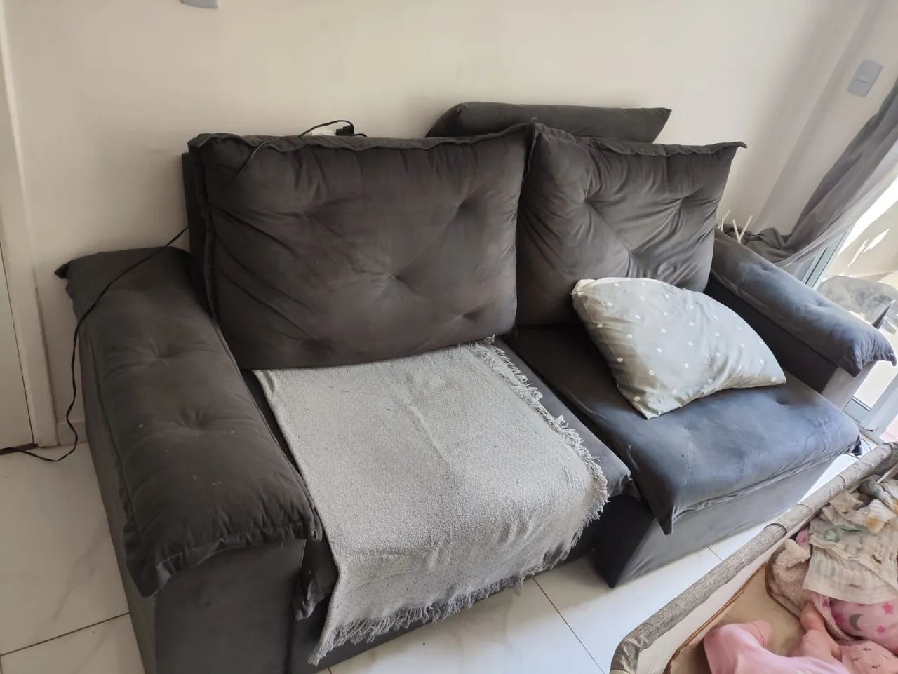 Sofá retrátil almofadado 