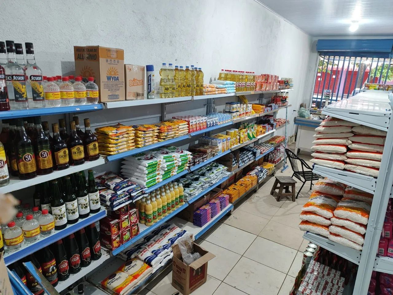 mercadinho montado com clientela fixa  cem mil só o ponto  - Foto 3