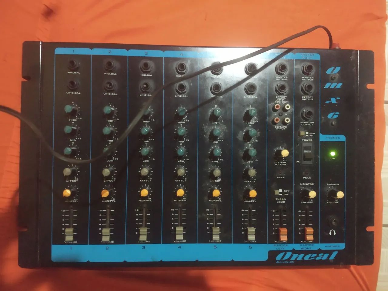 Mesa de som oneal omx6