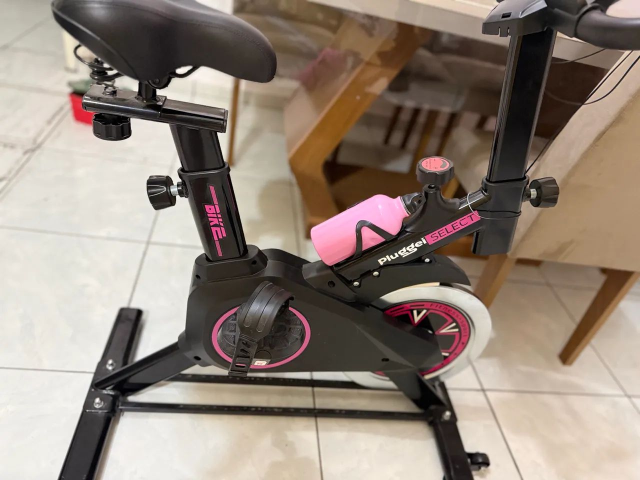 BIKE ERGOMÉTRICA ROSA E PRETA - Foto 2