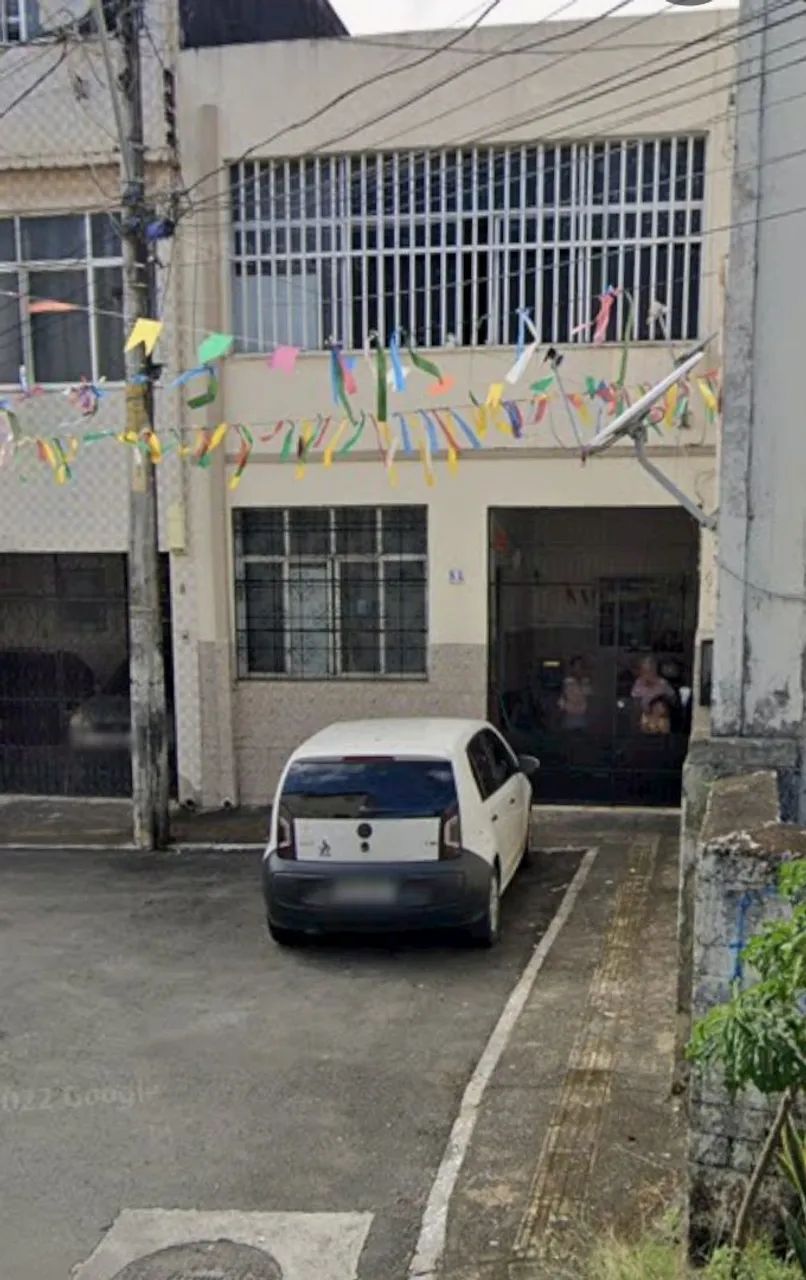 Casa no centro de salvador vende-se ou aluga-se para residência.
