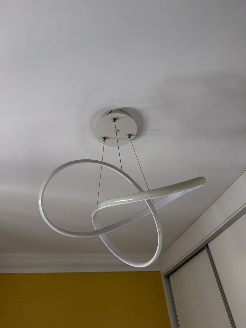 Vendo Lustre cor branco