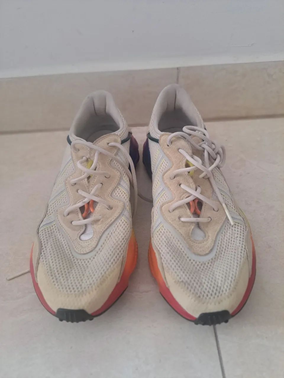 Tênis Adidas Ozweego Pride - usado - Foto 4