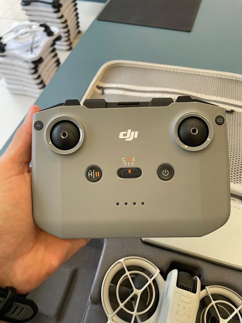 DJI NEO COM CONTROLE E HUB COM 3 BATERIAS - Foto 3