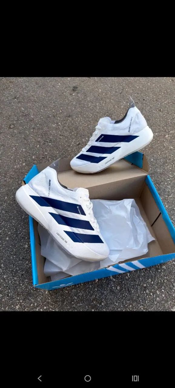 Tênis Adidas Adizero Pro 4 branco e azul  - Foto 4