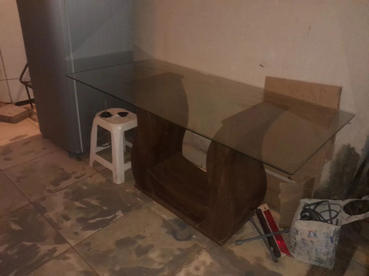 Vendo ,não sei se é uma mesa se é aparador  - Foto 2