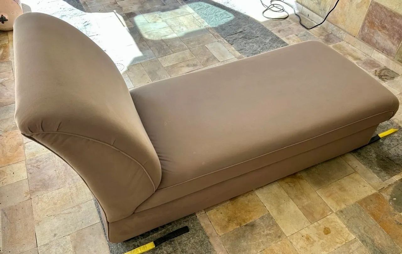 Chaise em suede