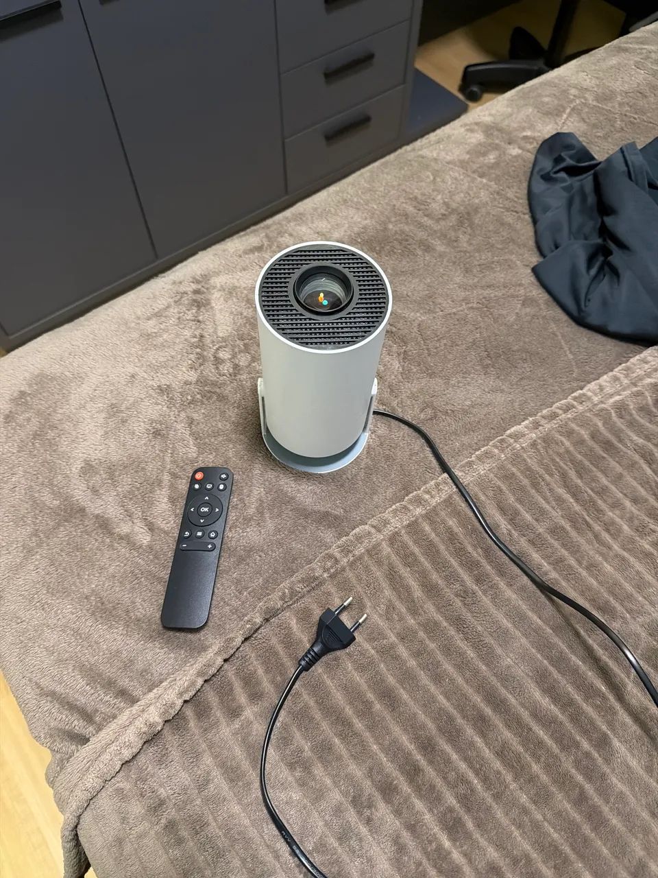 Eiki　projector　LC-XB28 　電源コードなし PROJETOR 4K - Projetores e Telas de Projeção - Primeiro de Maio