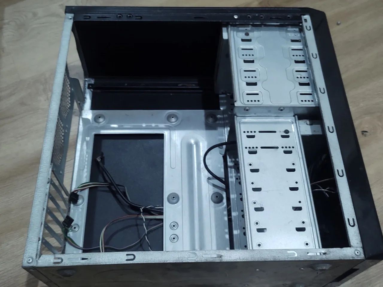 Gabinete micro ATX Usado - Foto 3