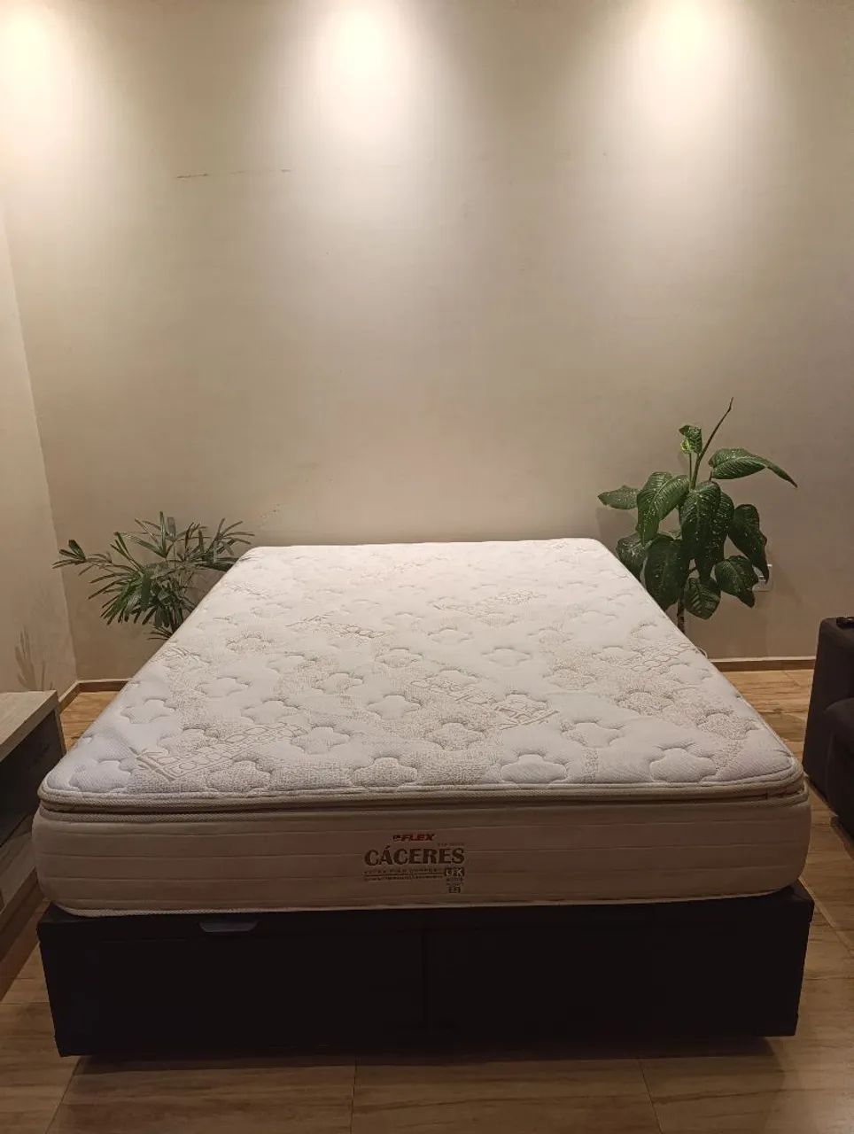 VENDO CAMA BOX BAÚ QUEEN - Foto 4