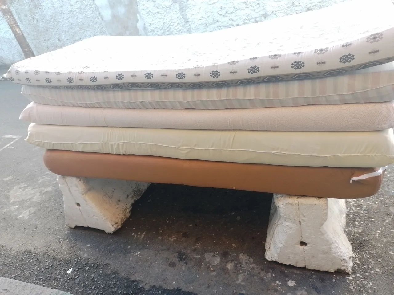 Colchão de solteiro, 85$ e casal 120$cada pra vender  logo - Foto 2