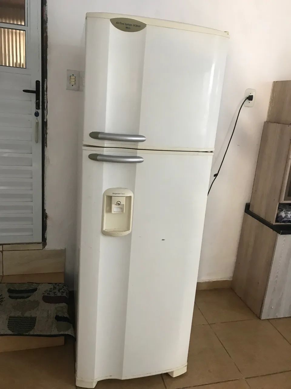 Vendo está geladeira 