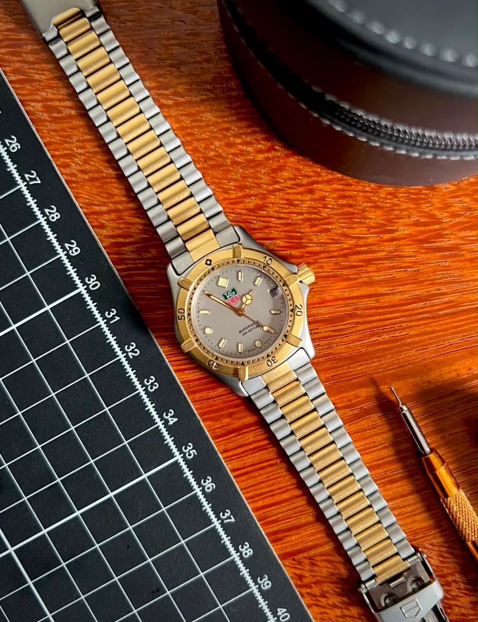 Relógio TAG Heuer 2000  Ref. 665.013F Automatico