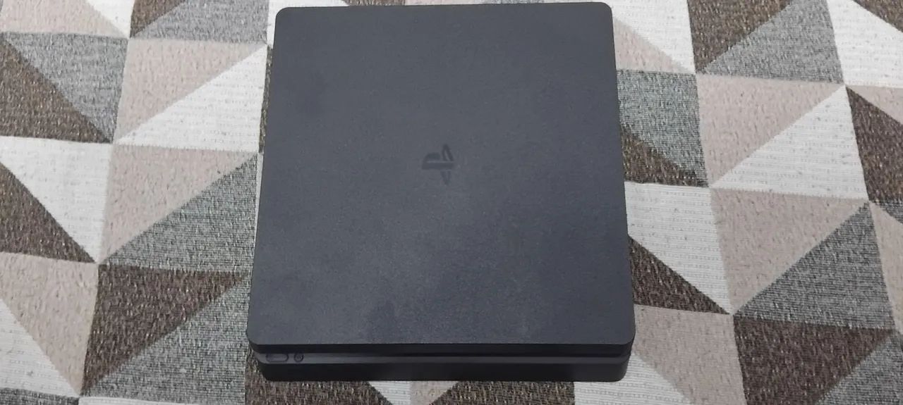 Playstation 4 slim 1 tb