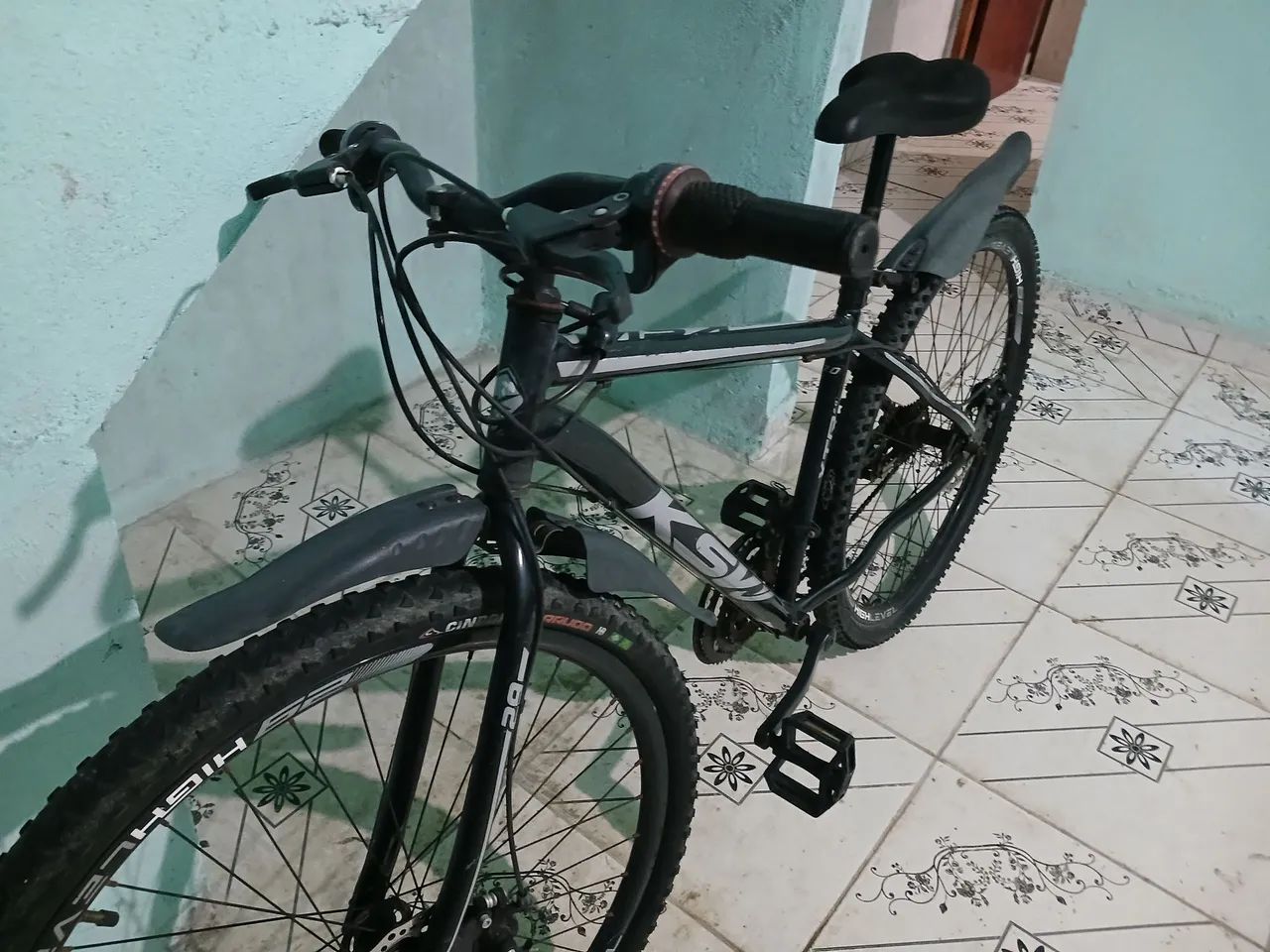Bicicleta aro 29 usada - Foto 4