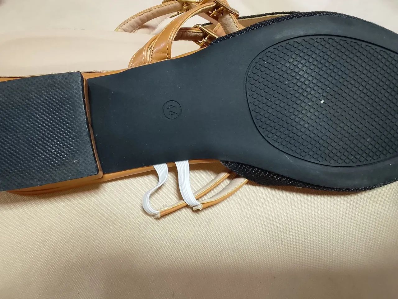 Vendo sapatos lindos e confortável numeração 39/40/41 - Foto 3