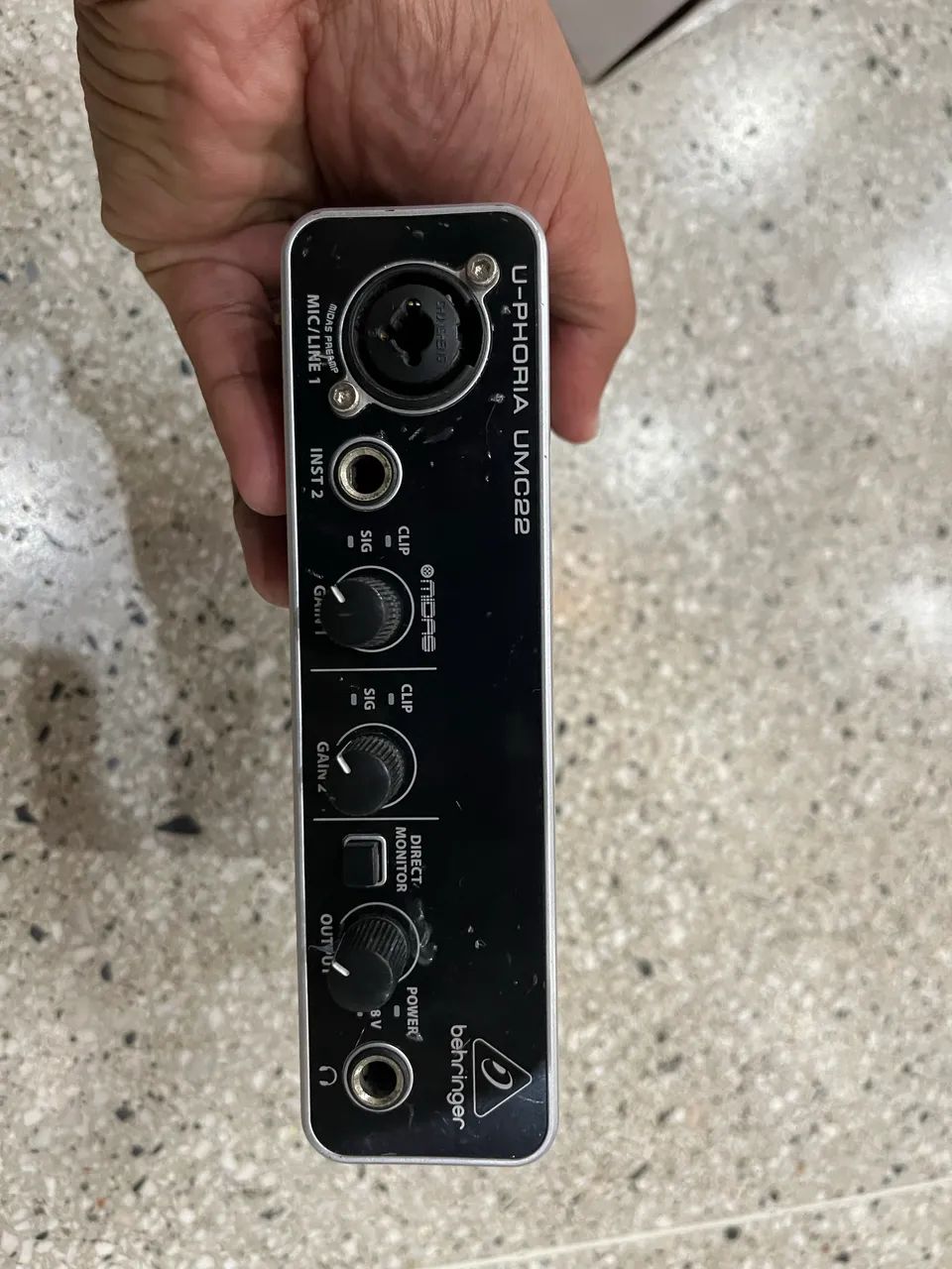 Interface de áudio Behringer UMC22  - Foto 2