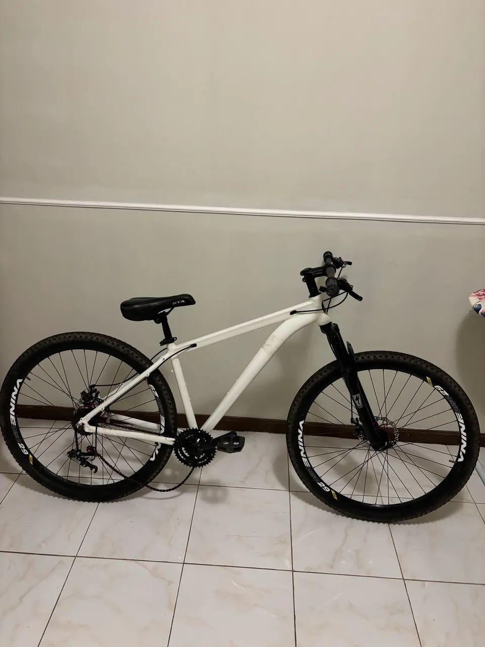 Bicicleta aro 29 com suspensão 