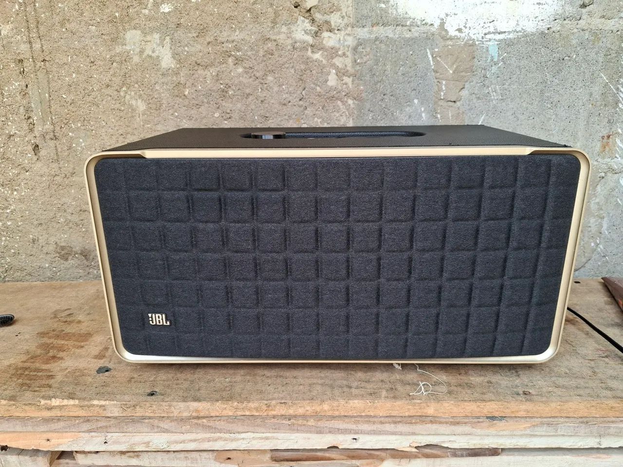 Jbl authentics 500