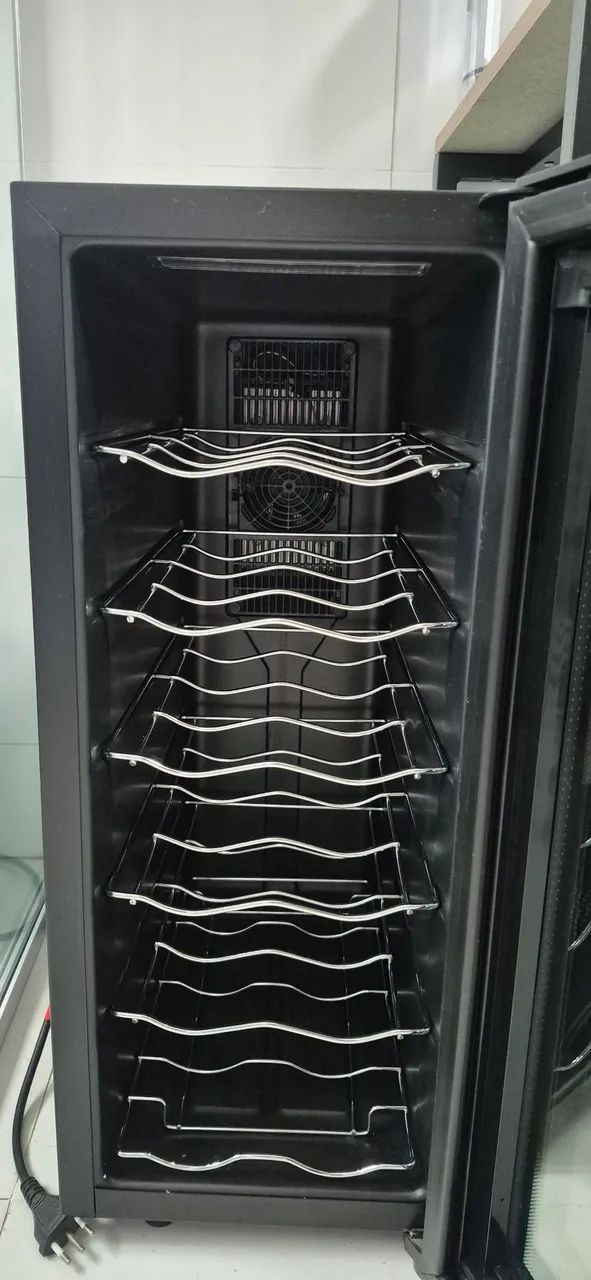 Adega Climatizada Eletrolux 12 garrafas | 220v