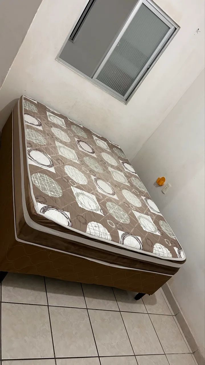 Cama box queen 