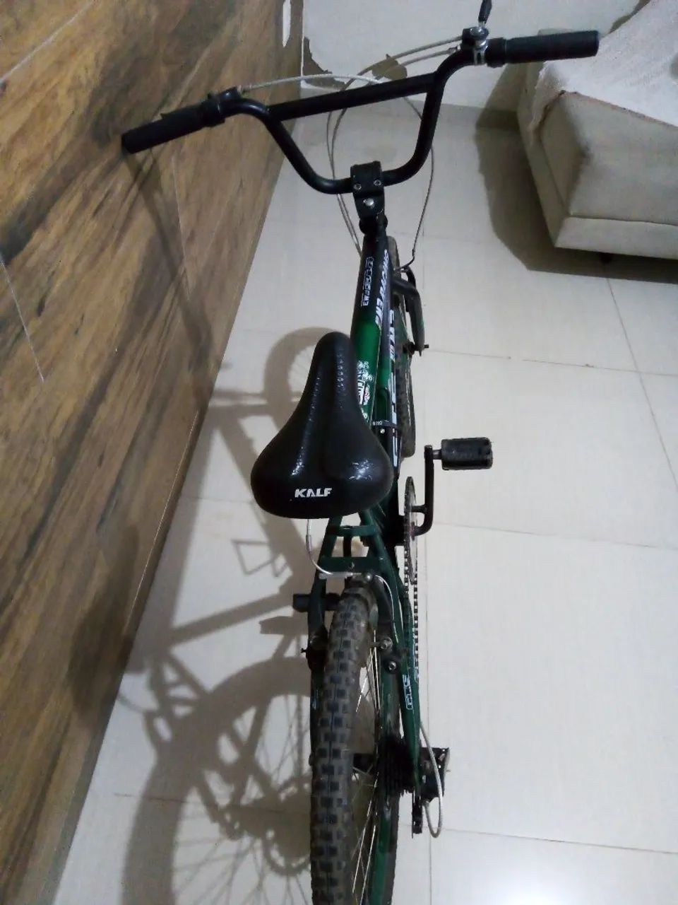 Bicicleta infantil aro 20 - Foto 4