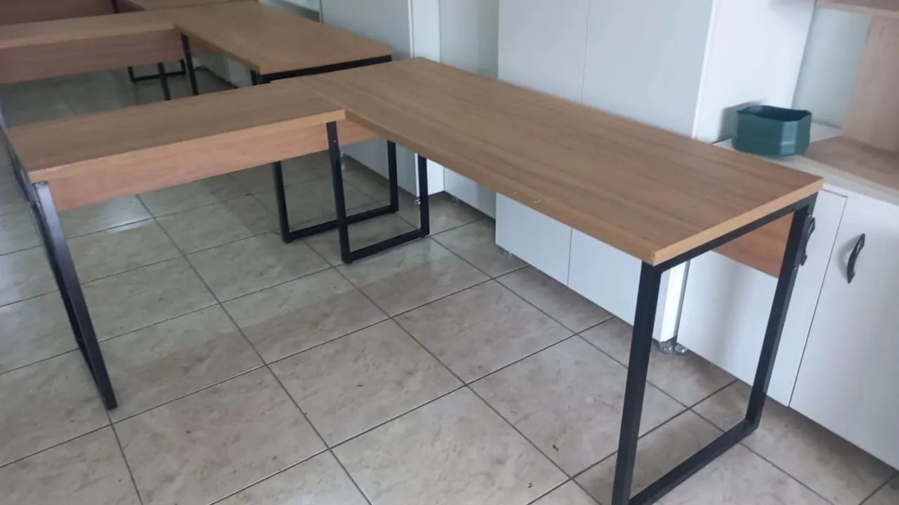 Industrial-style L-shaped office desk, 1.50x1.50 m, new