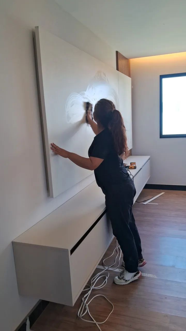 Corte e montagem de móveis 