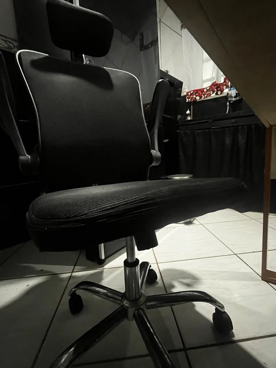 Mesa e cadeira de escritório  - Foto 5