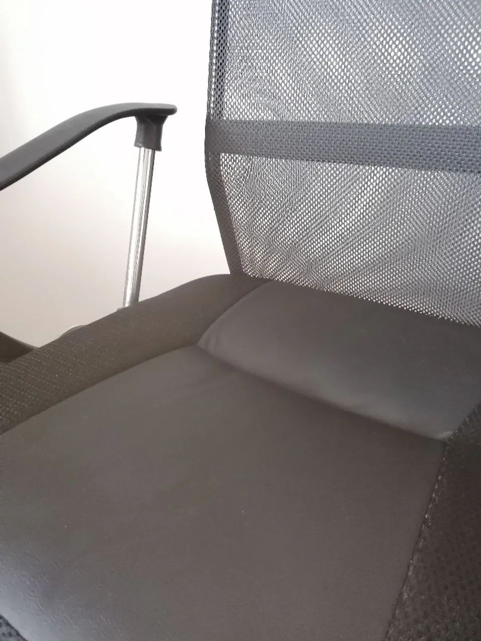 Cadeira de Escritório Presidente - Nova - Foto 3