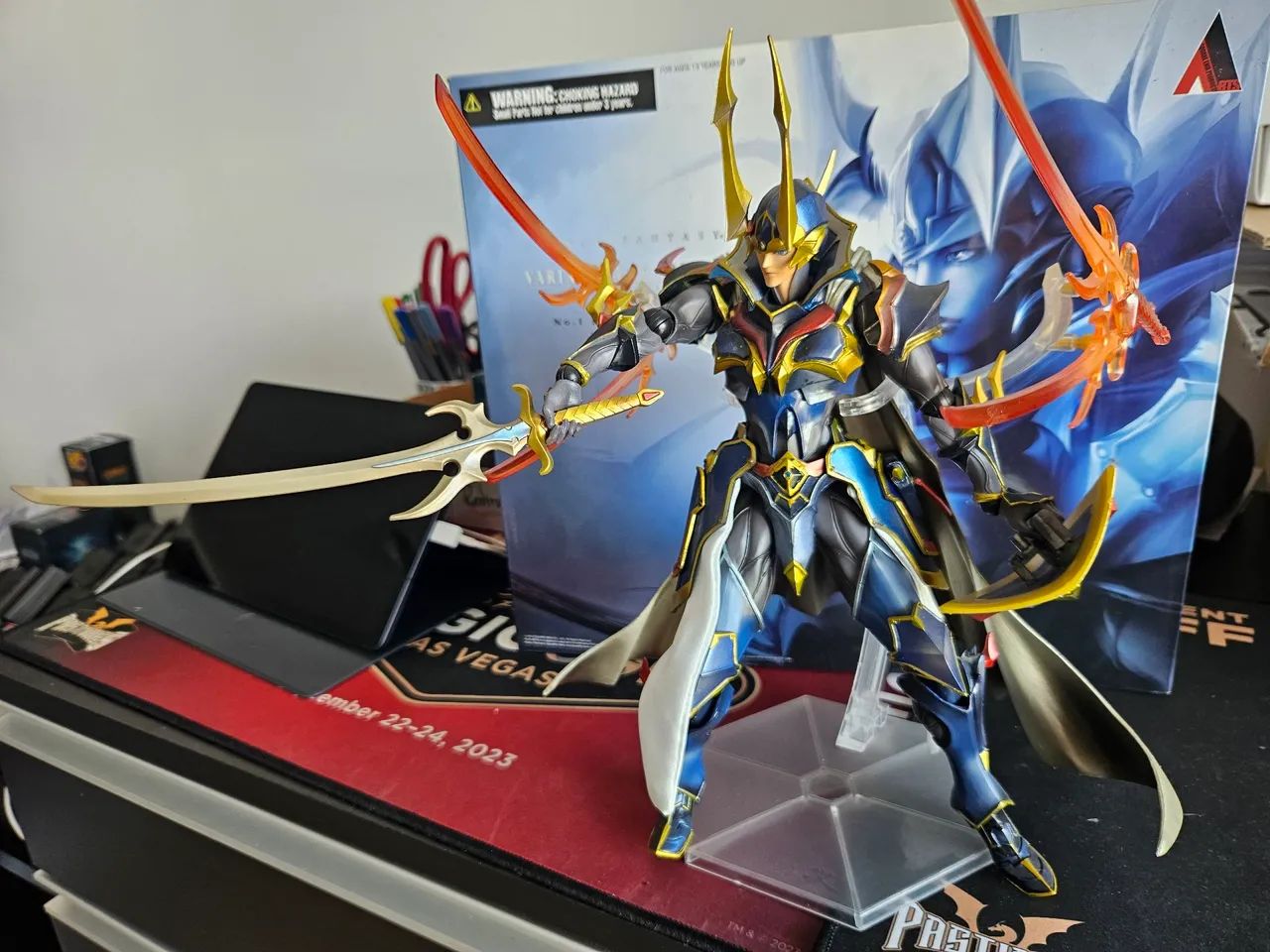 Final Fantasy 1 Action Figure Hero of Light Variant Play Arts Kai