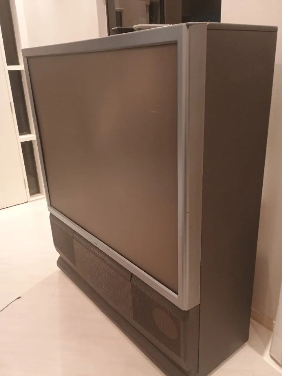 Tv Sony retroprojetor modelo KP-61S35 - Foto 4