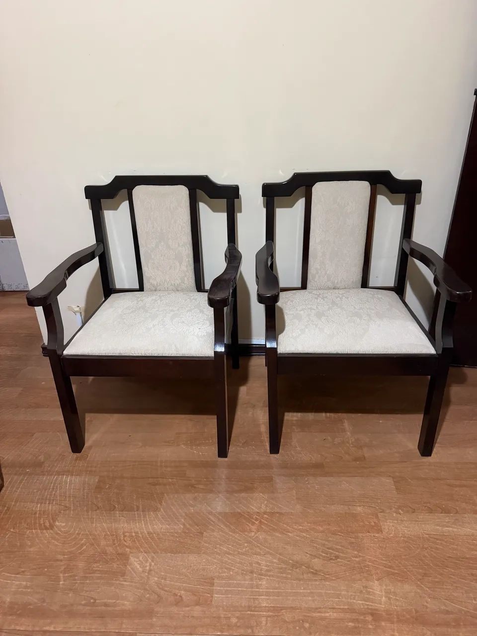 CADEIRAS POLTRONA ANTIGA