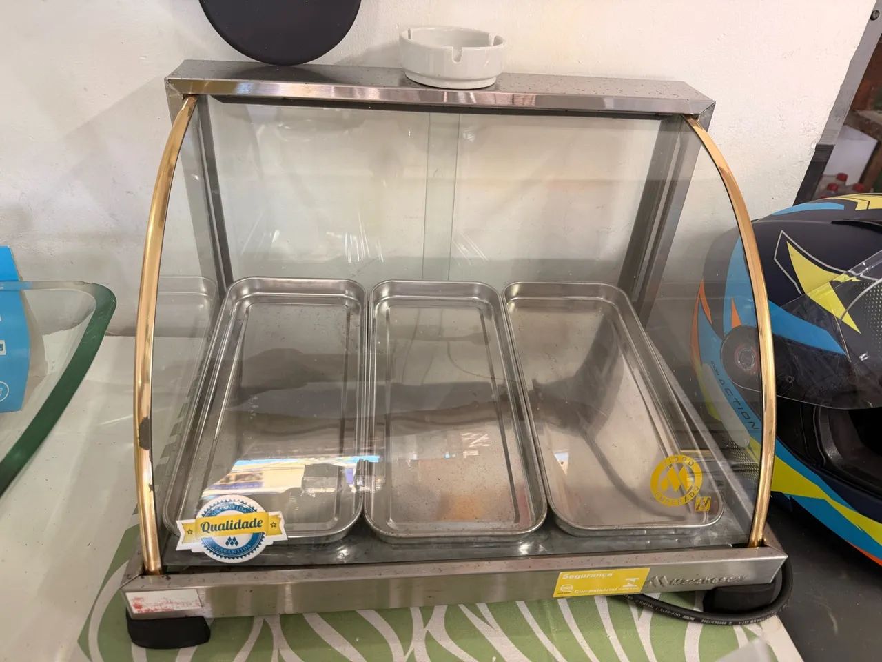 Vendo estufa elétrica 3 lugares 110v